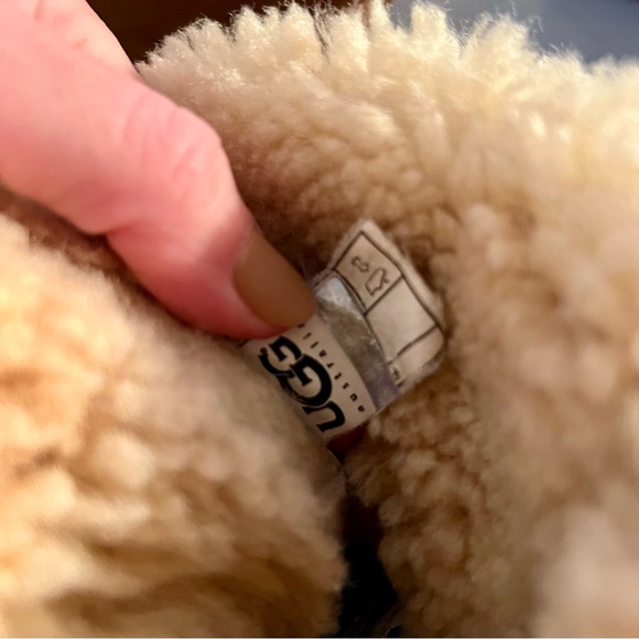 UGG Adirondack Tall S/N 5498 - Picture 9 of 9